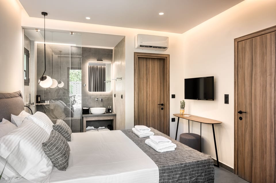 Villa, 3 Bedrooms, Private Pool | Premium bedding, in-room safe, desk, soundproofing