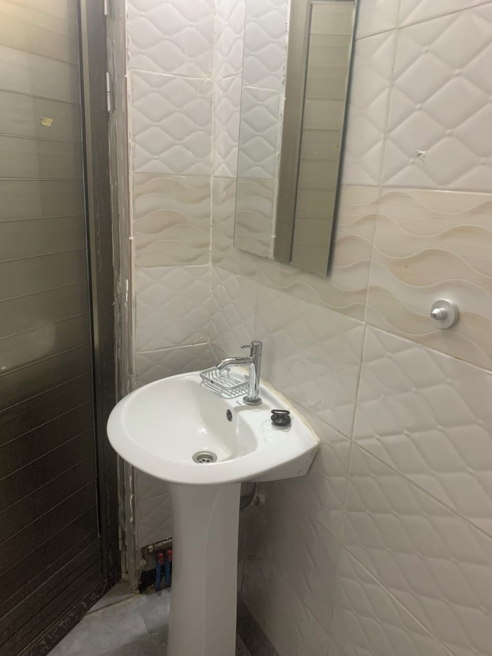 Apartment | Bathroom | Shower, towels, toilet paper