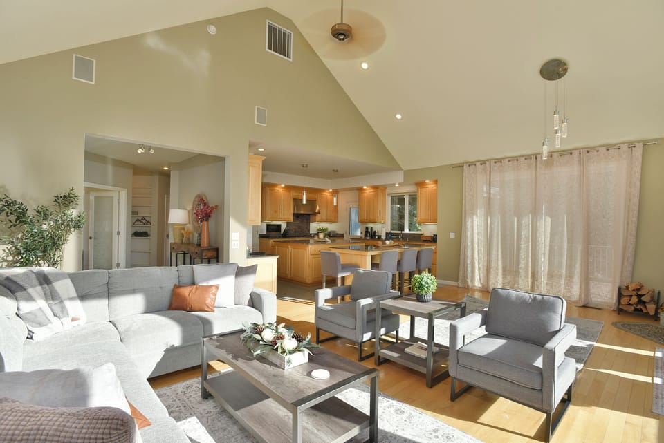 View to the kitchen
