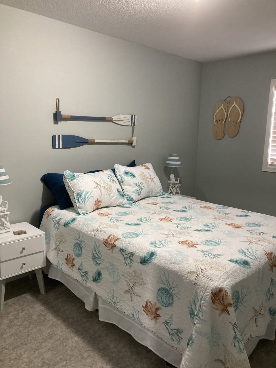 Queen size bed