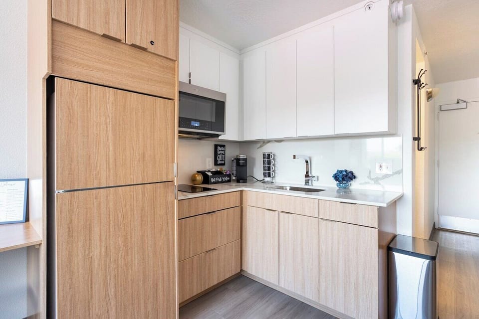 Kitchen is fully equipped with all of the essentials from home.