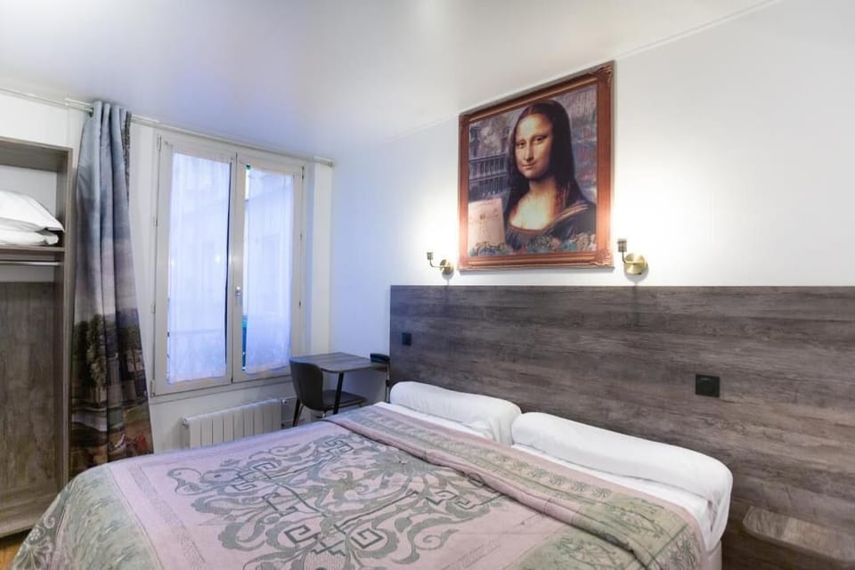 Double or Twin Room | Desk, free cribs/infant beds, rollaway beds, free WiFi