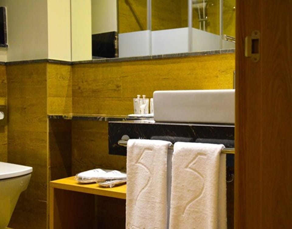 Bathroom amenities