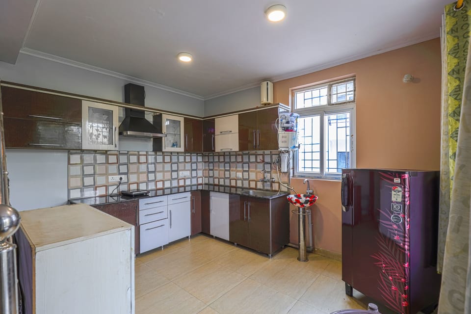 Royal Villa | Private kitchen | Fridge, stovetop, coffee/tea maker, cookware/dishes/utensils