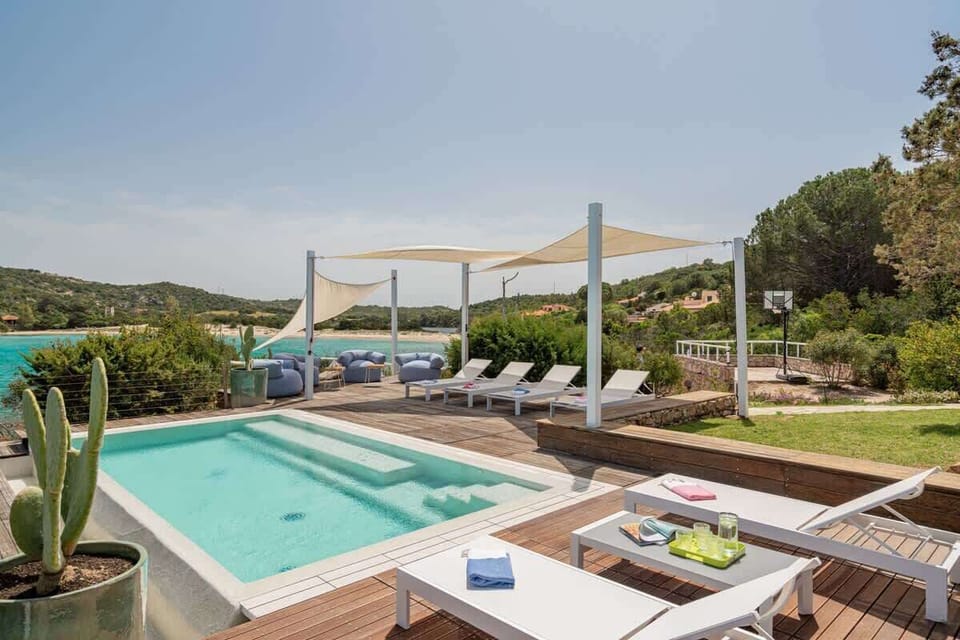 Pool (Outdoor)