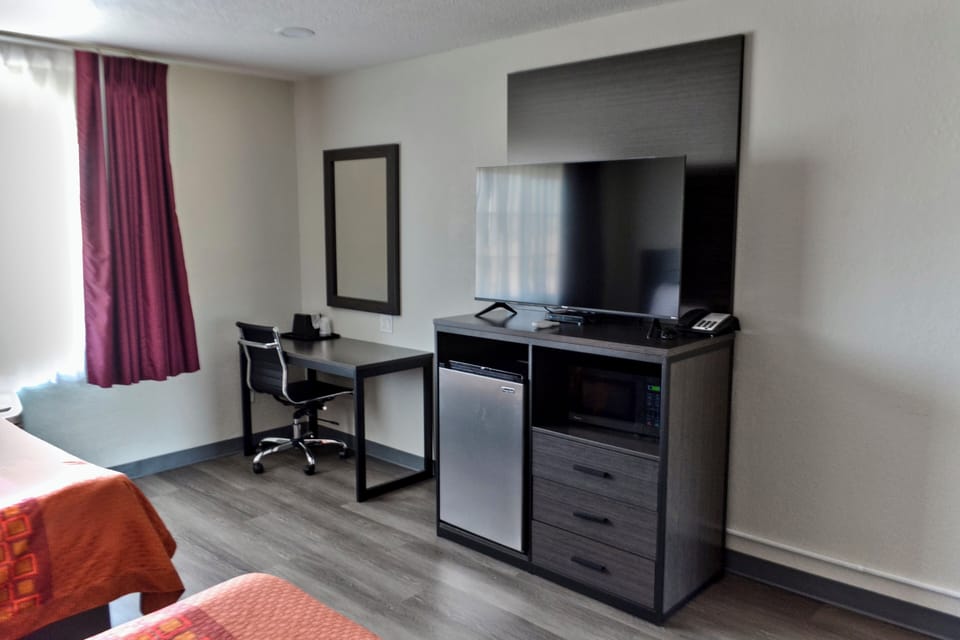 Standard Double Room | Desk, blackout drapes, free WiFi, bed sheets