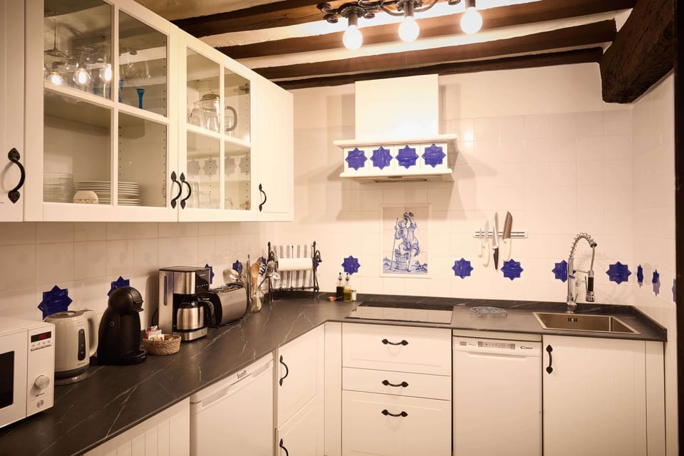 Design Apartment | Private kitchenette | Shared fridge, microwave, espresso maker, coffee/tea maker