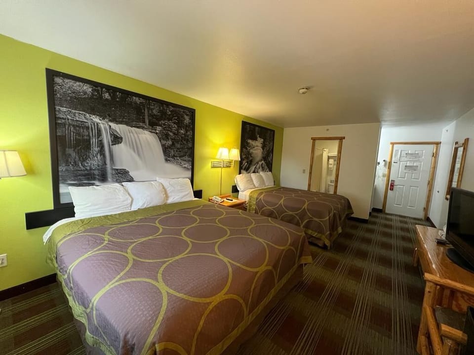 Room, Non Smoking | Desk, iron/ironing board, free cribs/infant beds, free WiFi