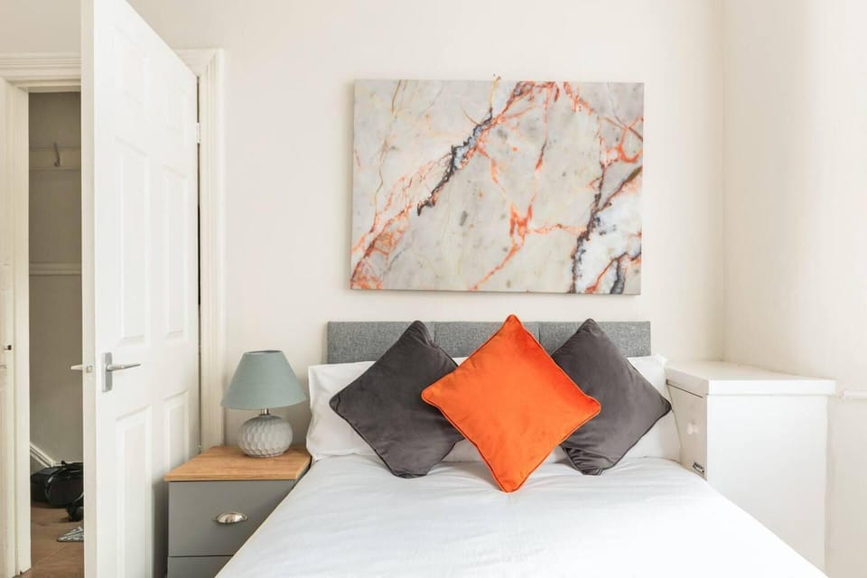 House | 3 bedrooms, iron/ironing board, free WiFi, bed sheets