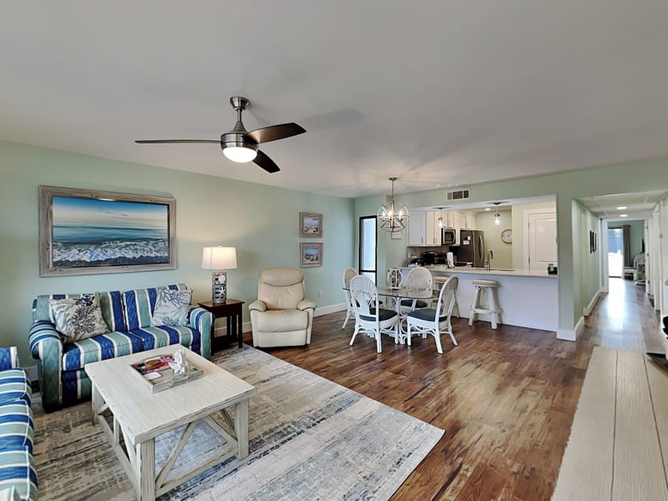 Living Area - Recliner