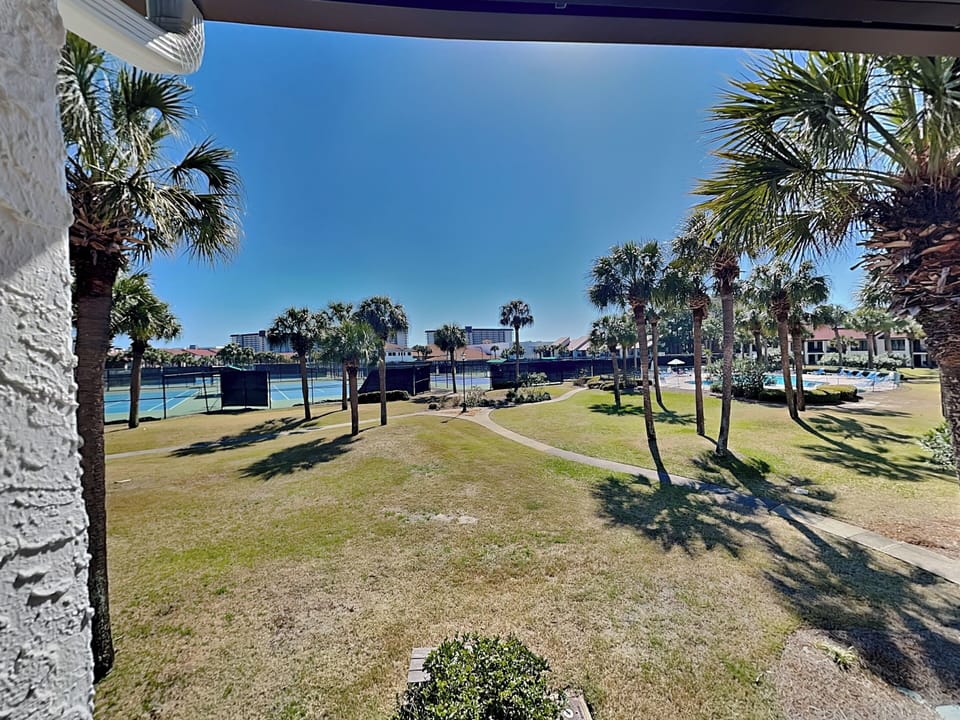 Balcony - Lush Golf Course View