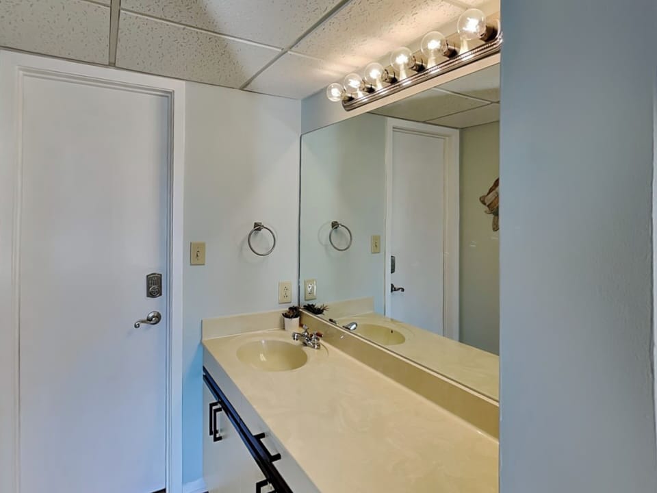 Primary Bathroom - Vanity