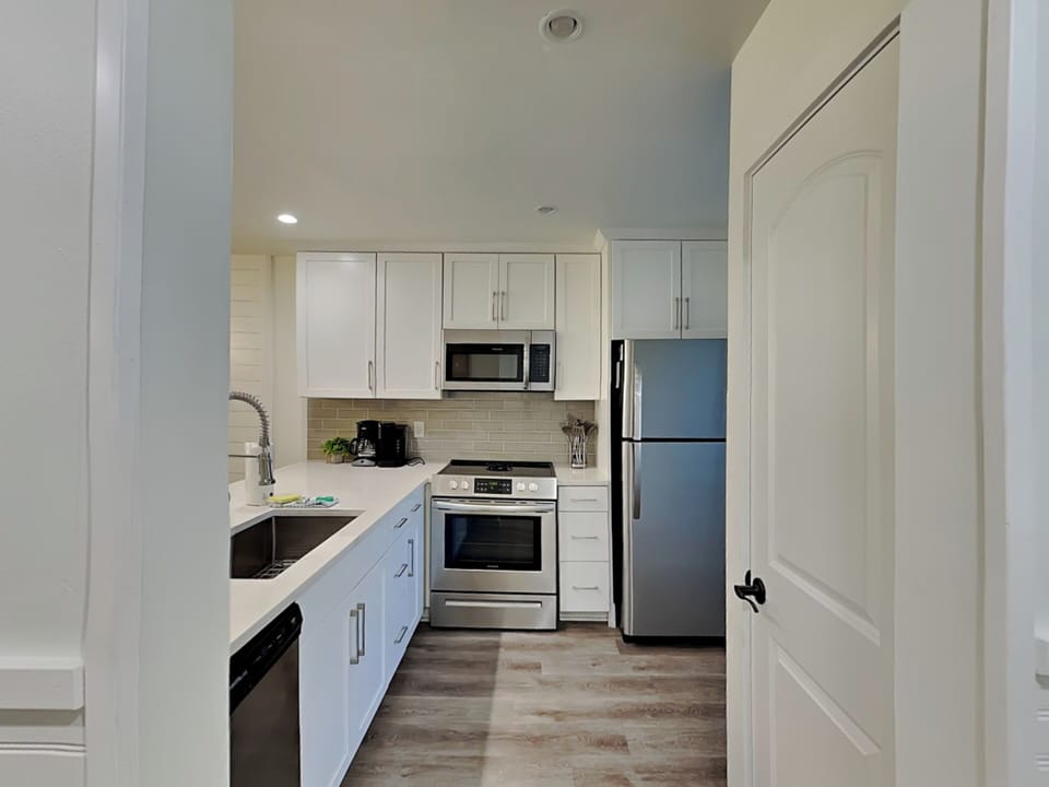 Kitchen - Modern Appliances