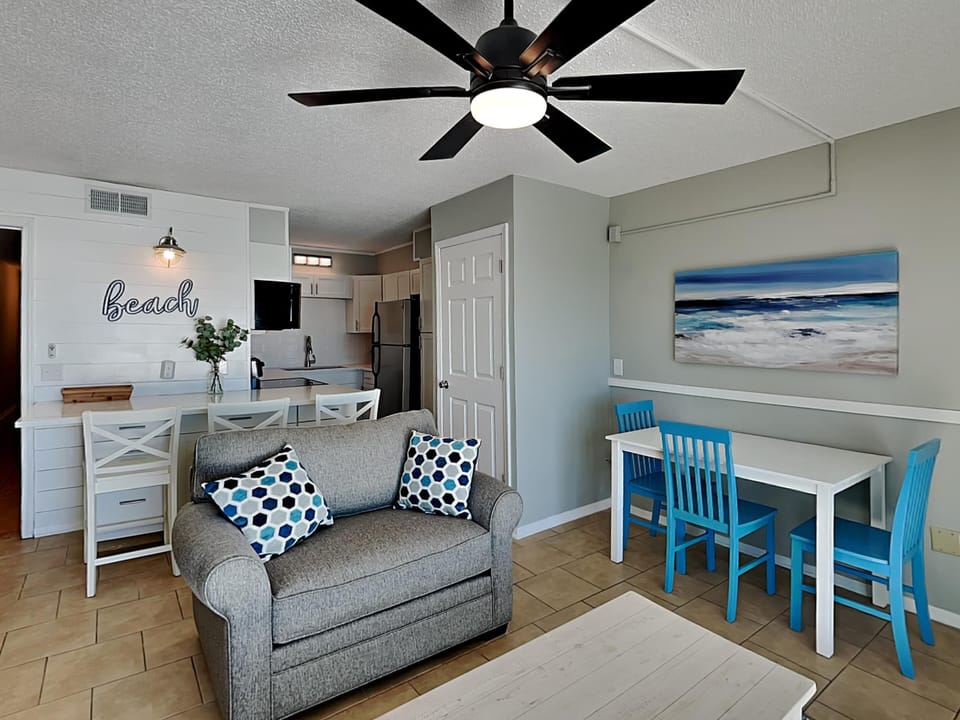 Living Room | Dining Area