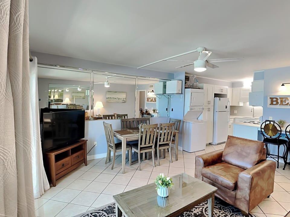 Living Area - Open Floor Plan