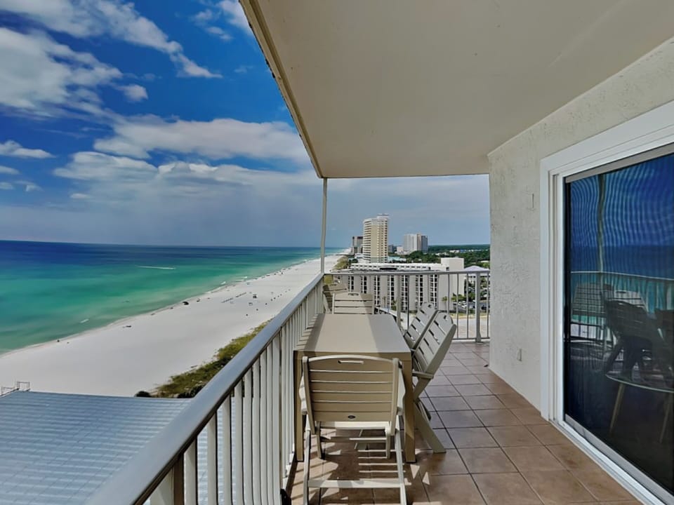 Gulf Front Wraparound Balcony