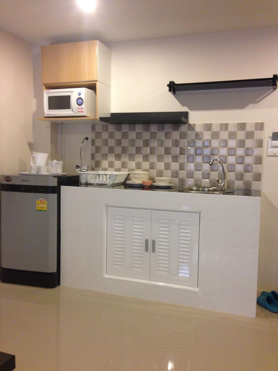 Suite | Private kitchenette | Fridge