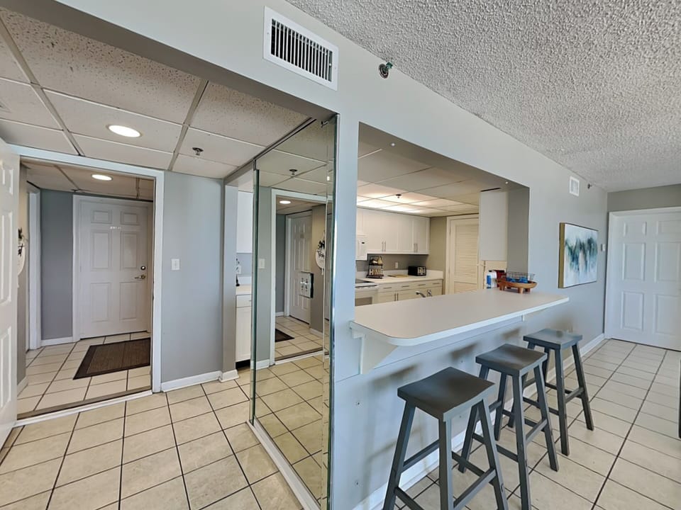 Breakfast Bar - Seating