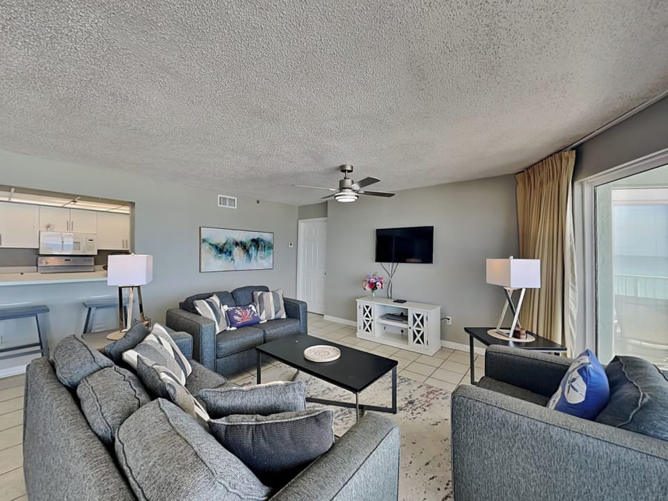 Living Area - Smart TV