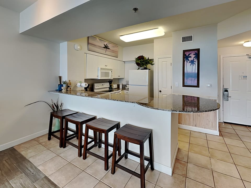 Breakfast Bar | Kitchen