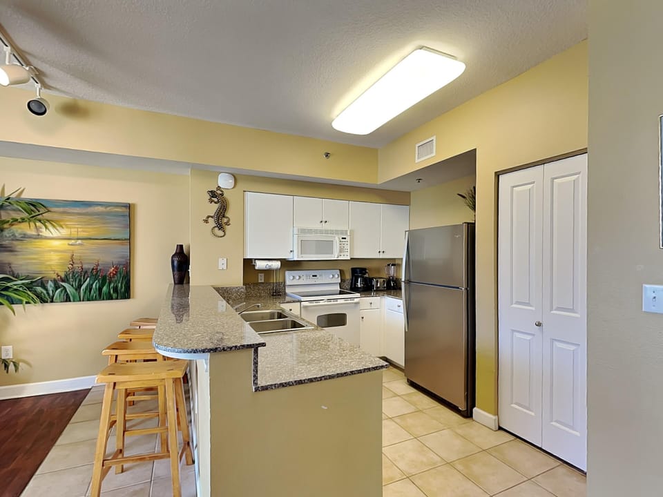 Breakfast Bar | Kitchen