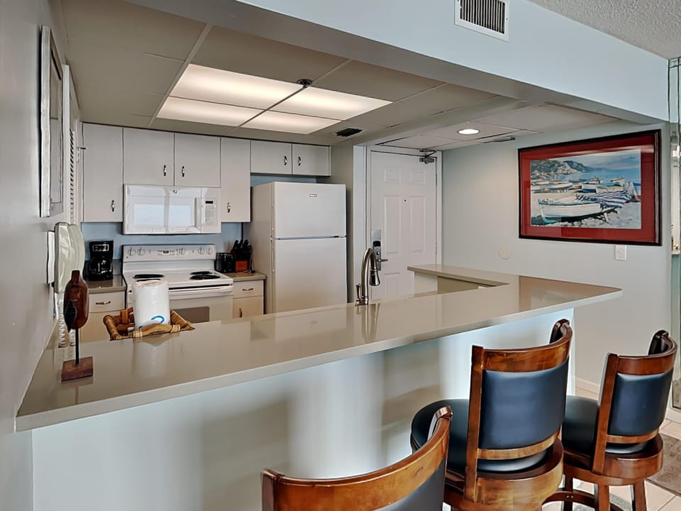 Kitchen - Breakfast Bar