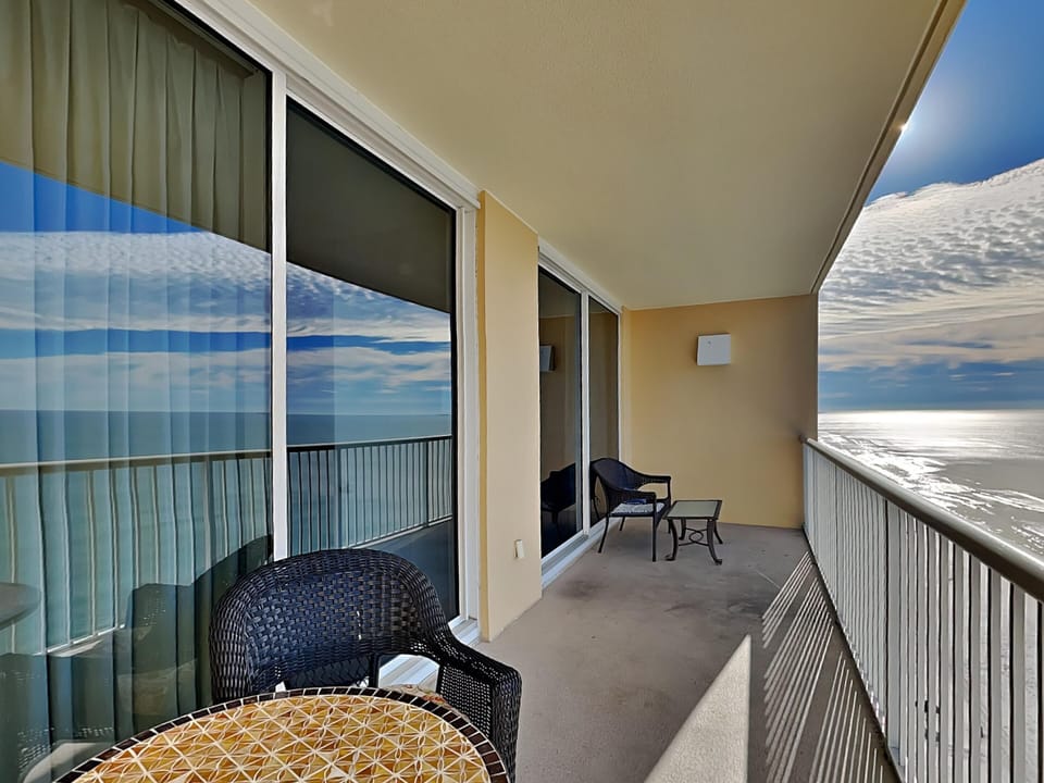 Large Gulf Front Balcony