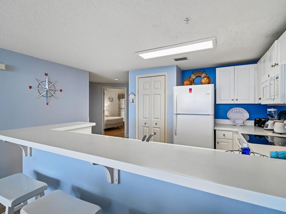 Kitchen - Breakfast Bar