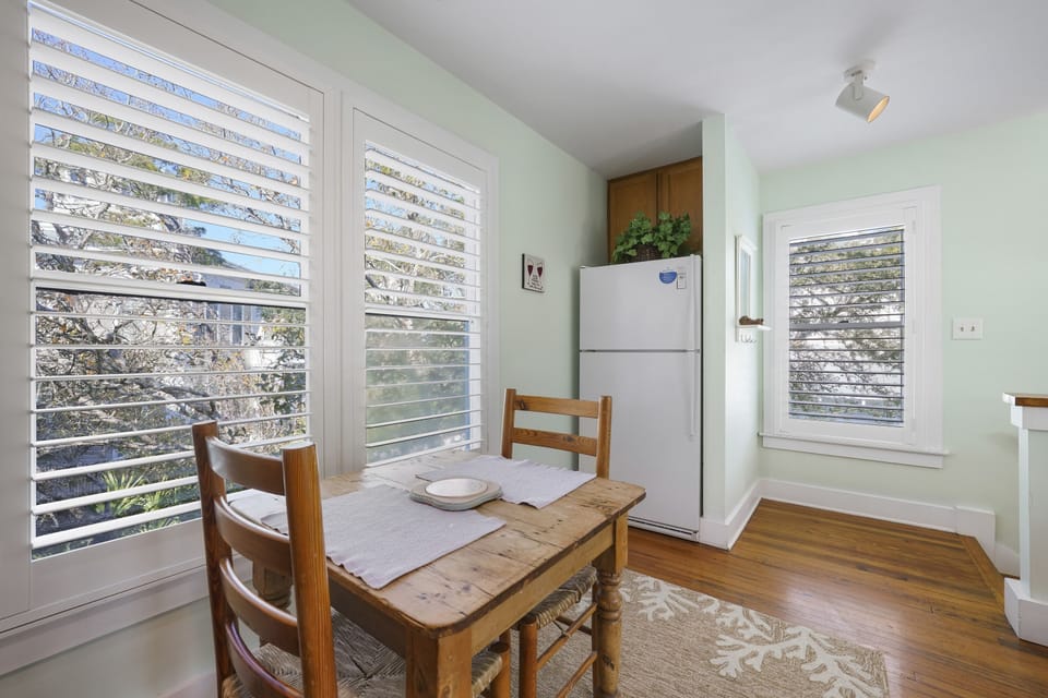 DINING TABLE FOR TWO