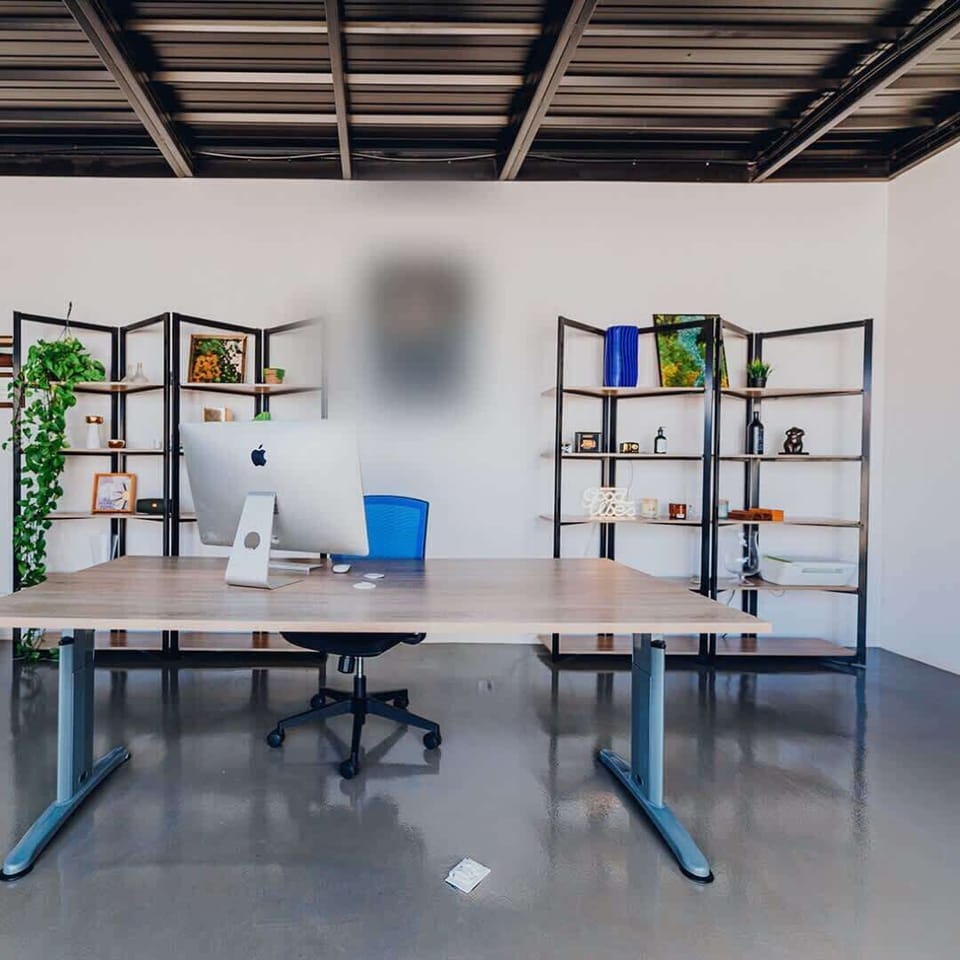 Large and spacious airconditioned office equipped with an Imac and printer - perfect for your workcation!