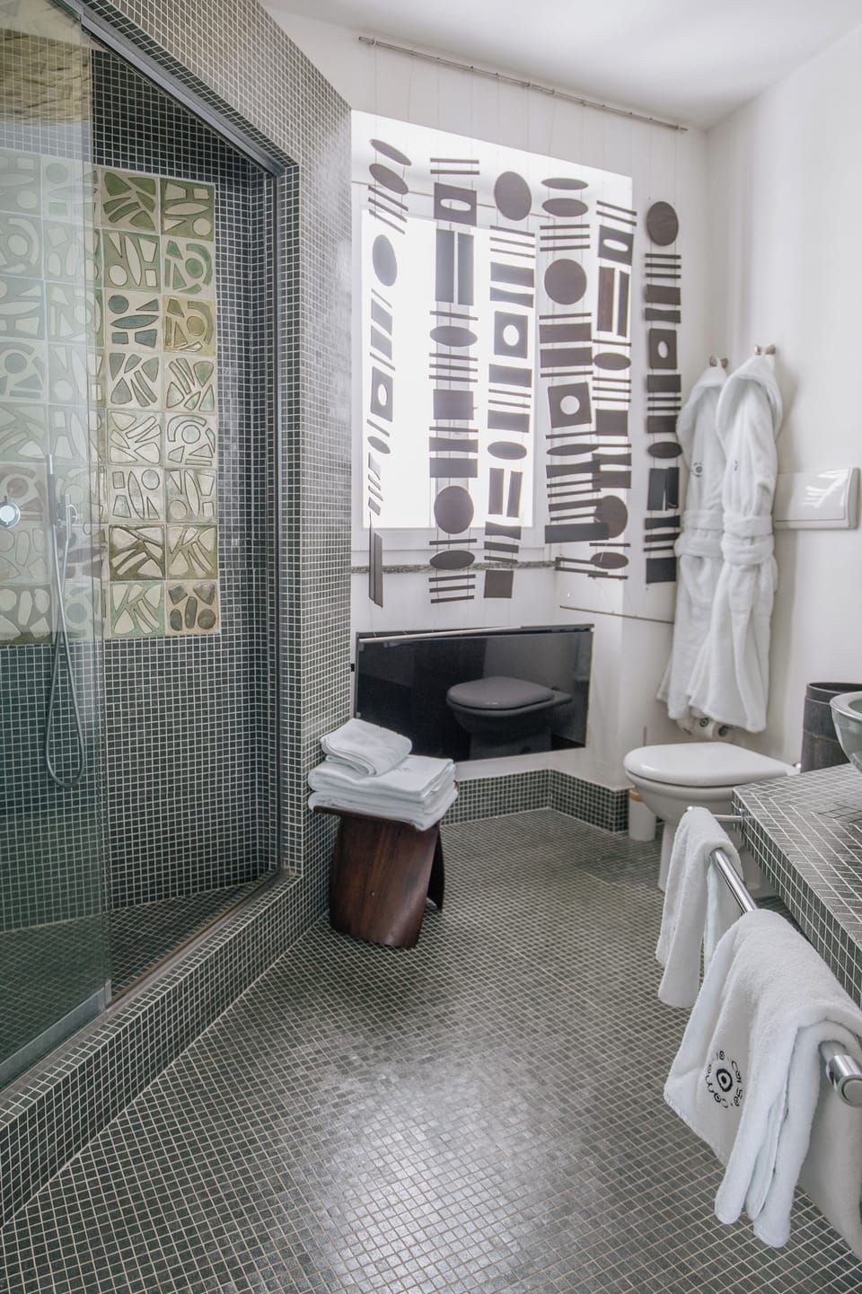 Room 1 | 1 bedroom, minibar, in-room safe, individually decorated