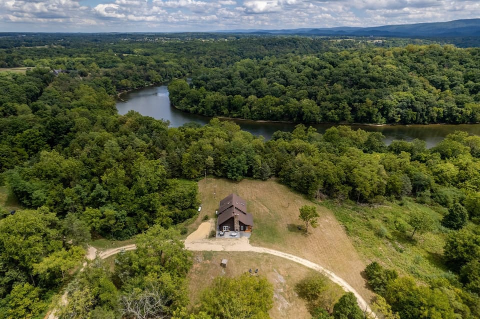 Arial views of Ellie's Lodge