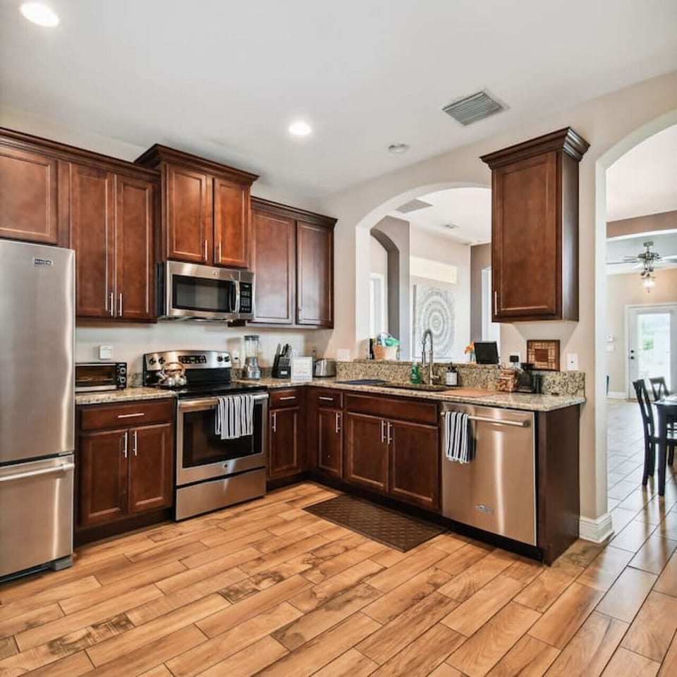 Large Open Concept Kitchen