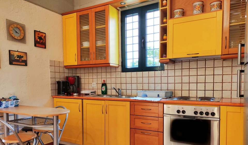 Fridge, oven, stovetop, toaster