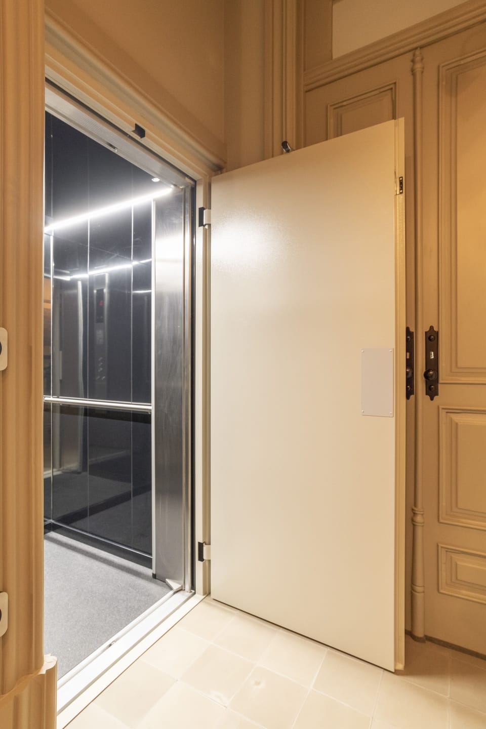 “Homelift” Elevator: slow home lift 