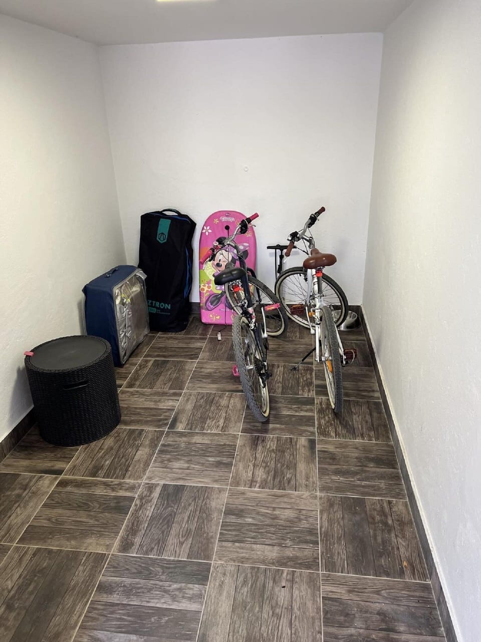 House (Two bedroom Holiday Home with Terrace) | Game room