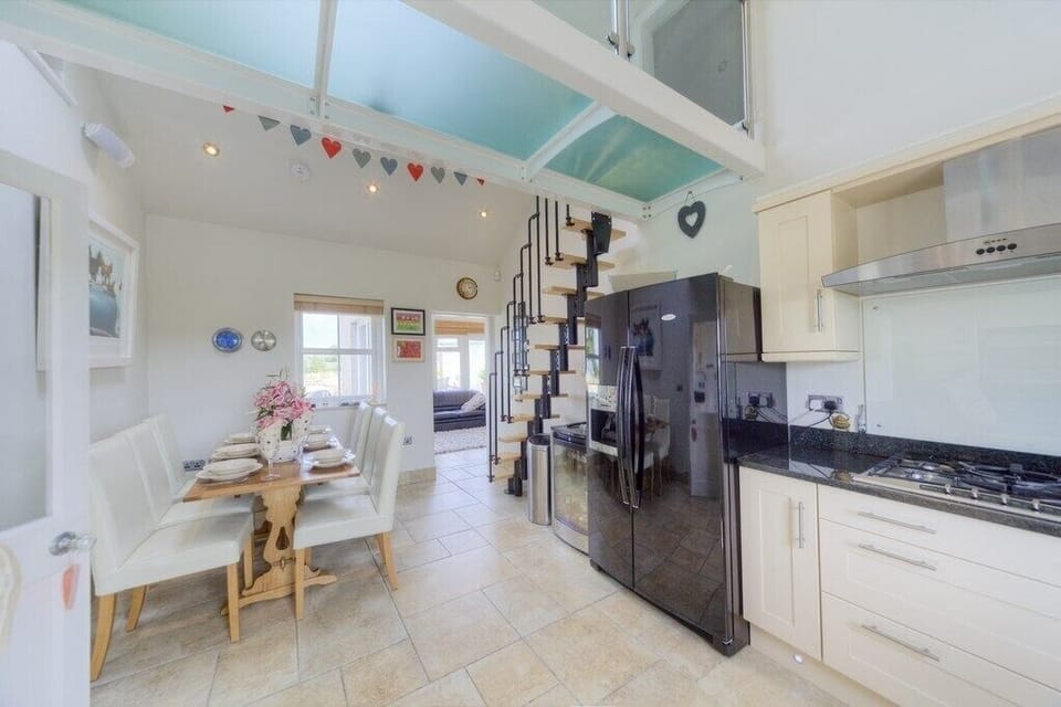 Fridge, dishwasher, electric kettle, toaster