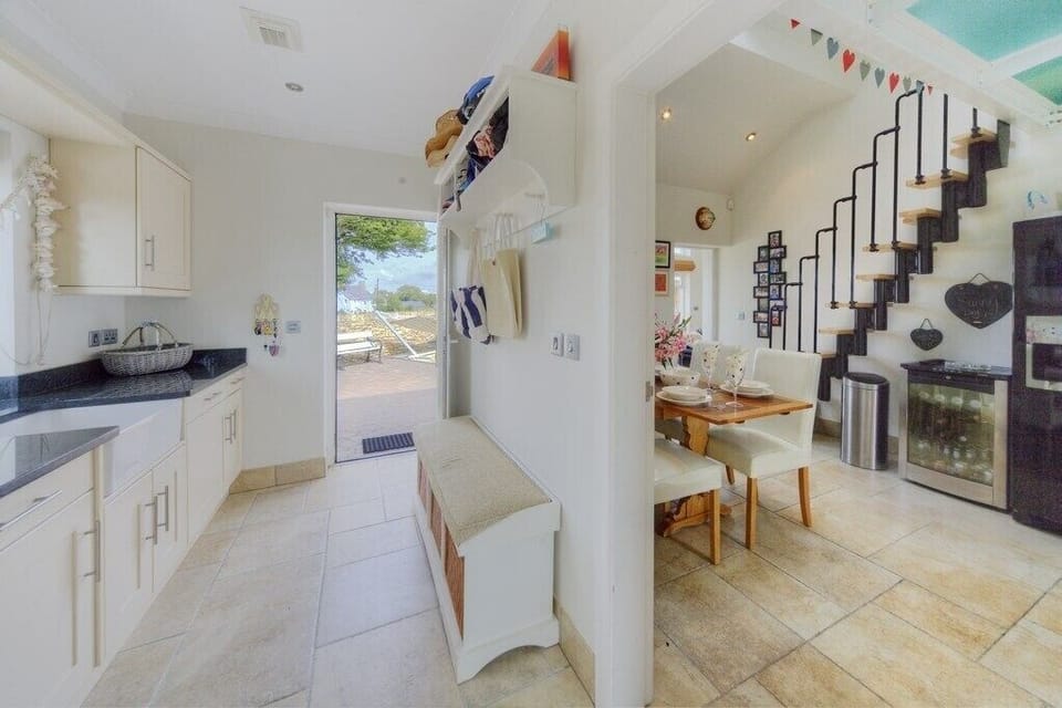 Fridge, dishwasher, electric kettle, toaster