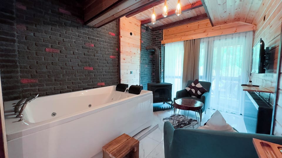Deluxe Room, 1 Double Bed, Fireplace, Mountain View | Premium bedding, free WiFi, bed sheets