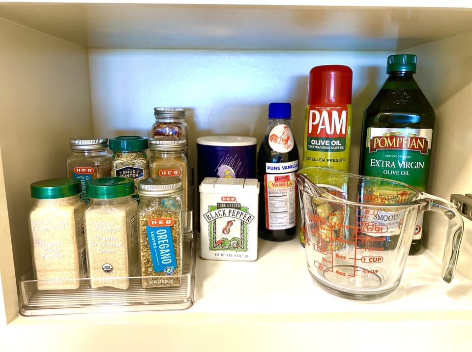 You'll find basic oils and spices to use in your gourmet recipes...
