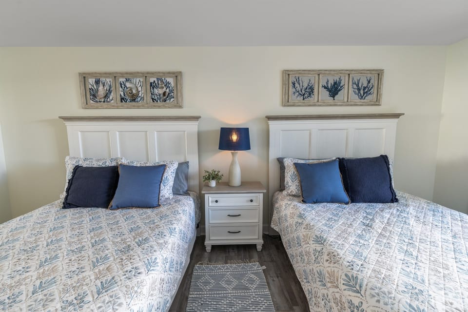 Queen Beds in 4th Bedroom