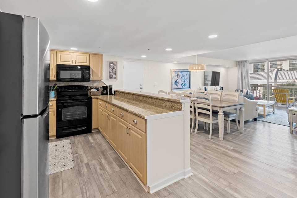 Kitchen / Dining