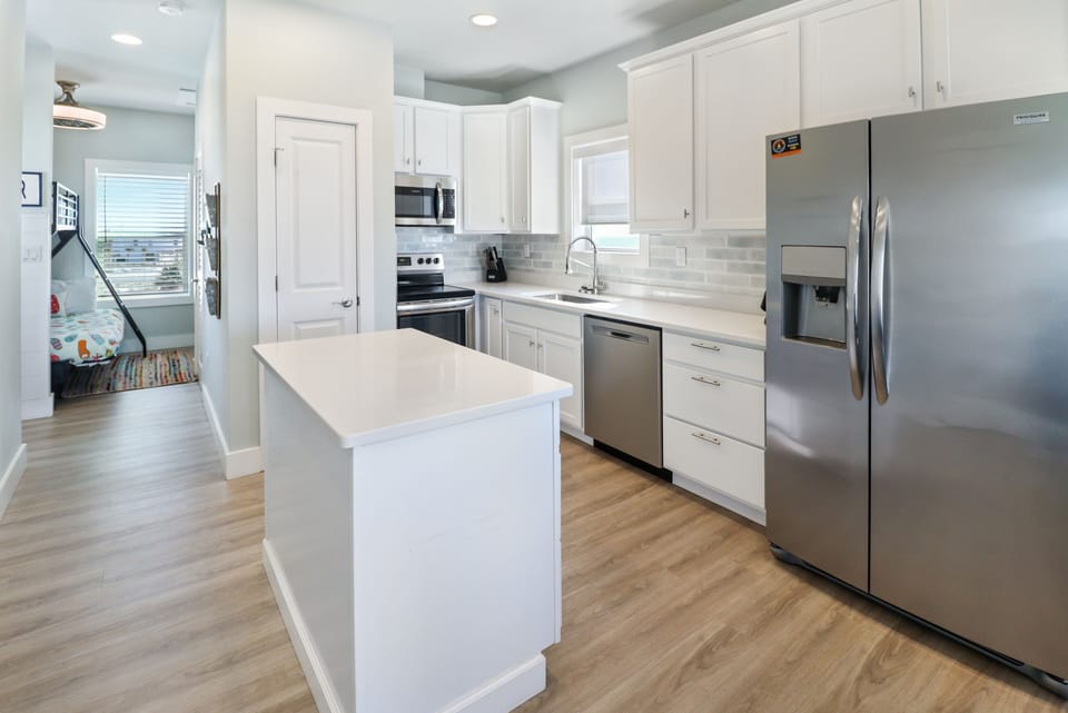 Fully equipped kitchen with island