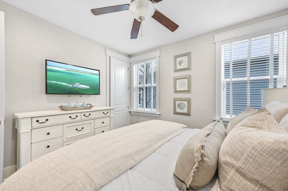 Upstairs King Bedroom