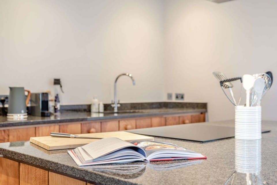 Yew Barn Kitchen - StayCotswold