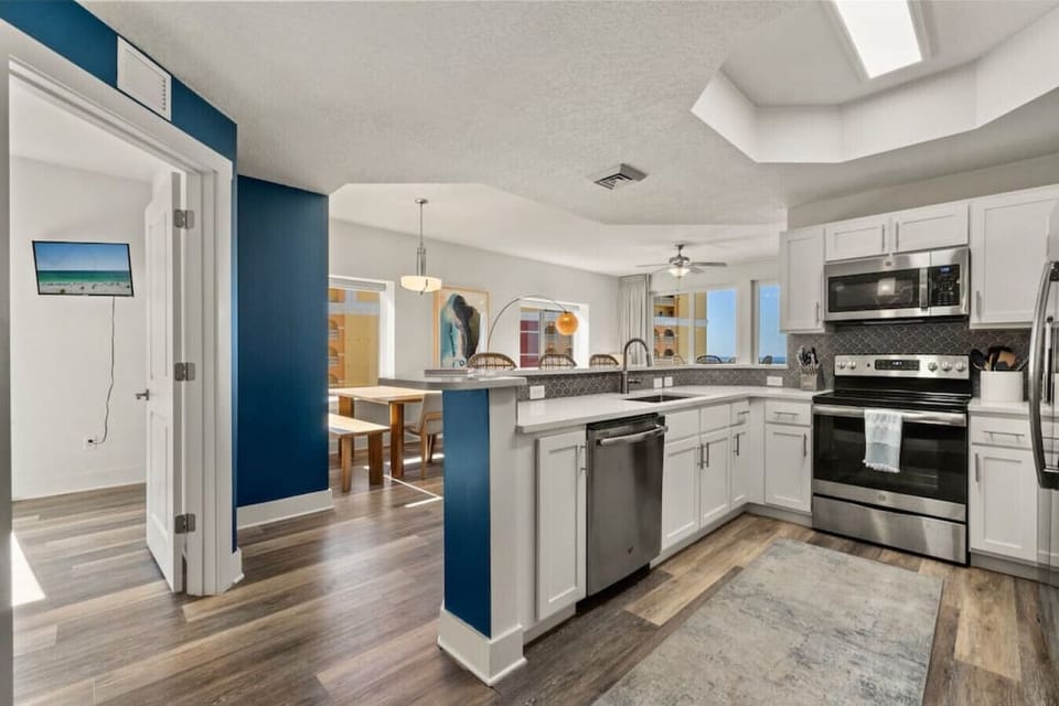 Well Equipped Kitchen with Ocean Views!