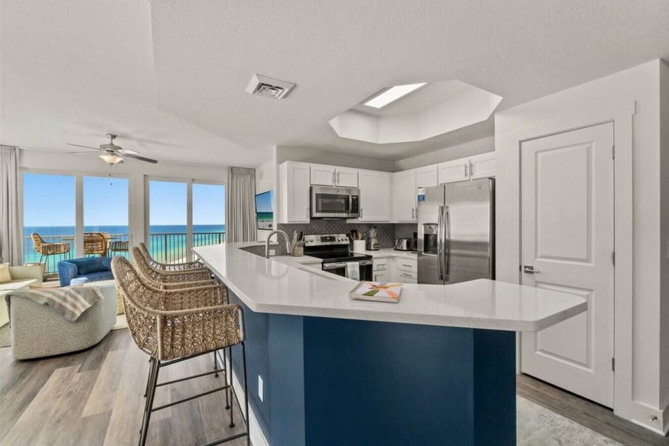 Well Equipped Kitchen with Ocean Views!