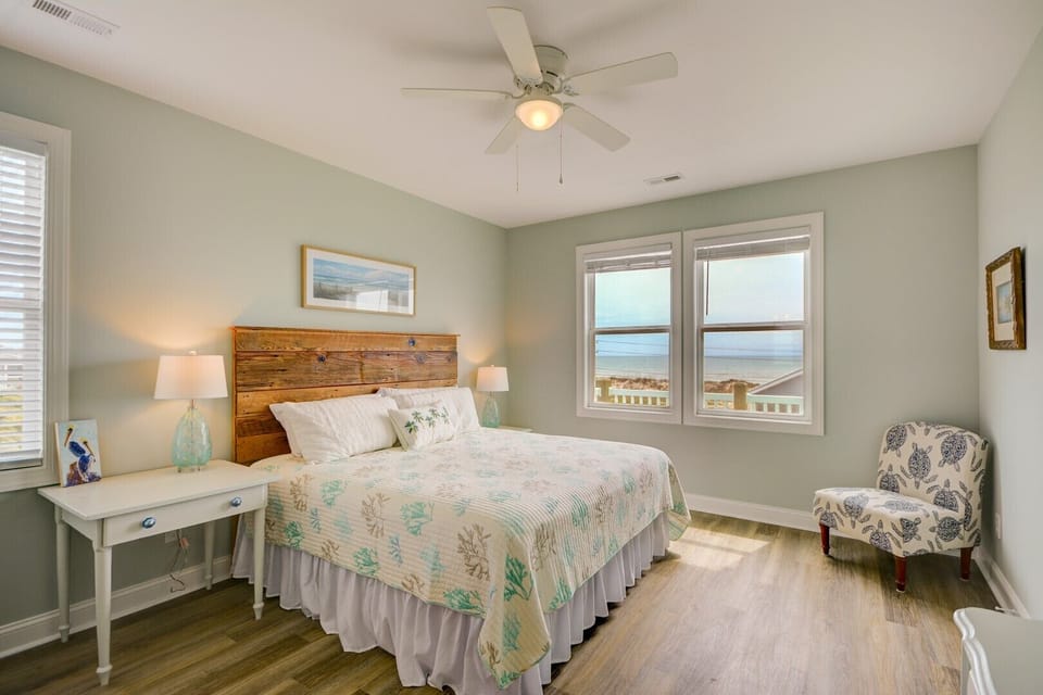 2nd Floor Oceanside King Bedroom