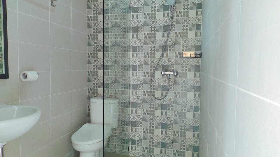 Superior Room | Bathroom | Free toiletries