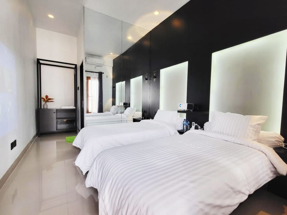 Twin Room, 2 Twin Beds, Non Smoking, Garden View | Egyptian cotton sheets, premium bedding, memory foam beds